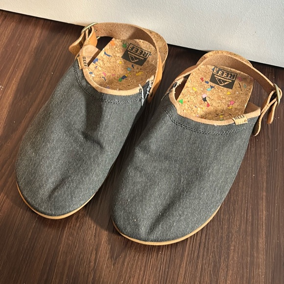Reef Clogs - Picture 1 of 6